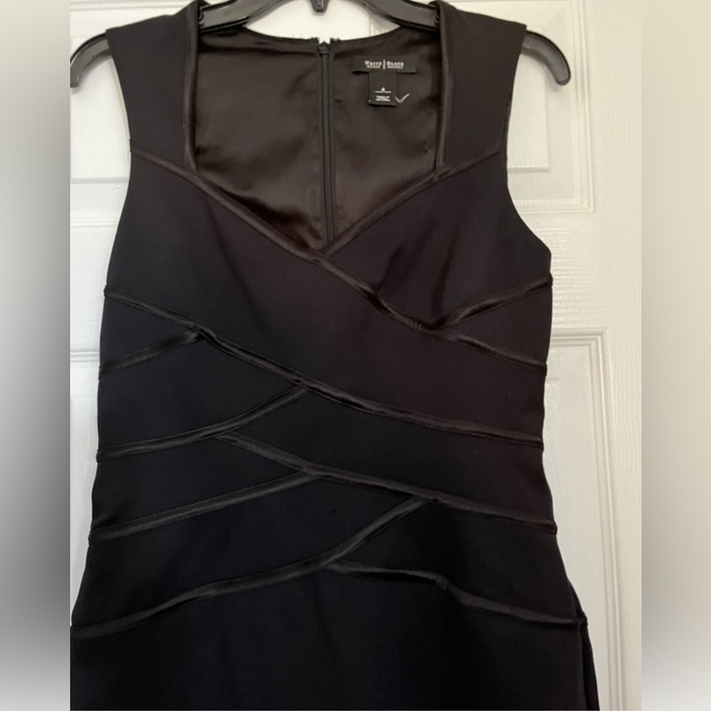 WHITE HOUSE/BLACK MARKET Fitted Bodycon top with sweetheart neckline